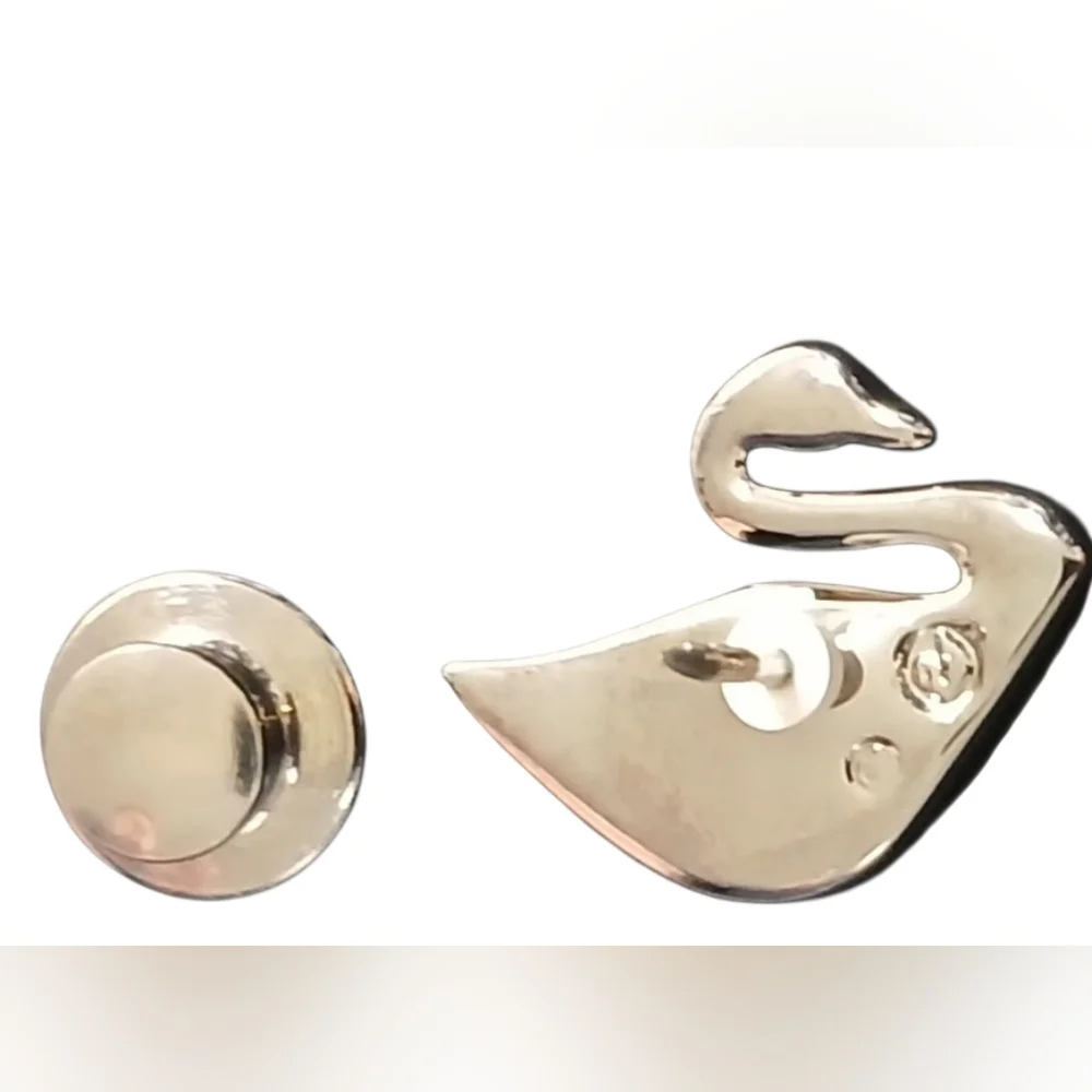 🦢 Swarovski Silver and Red Swan Brooch